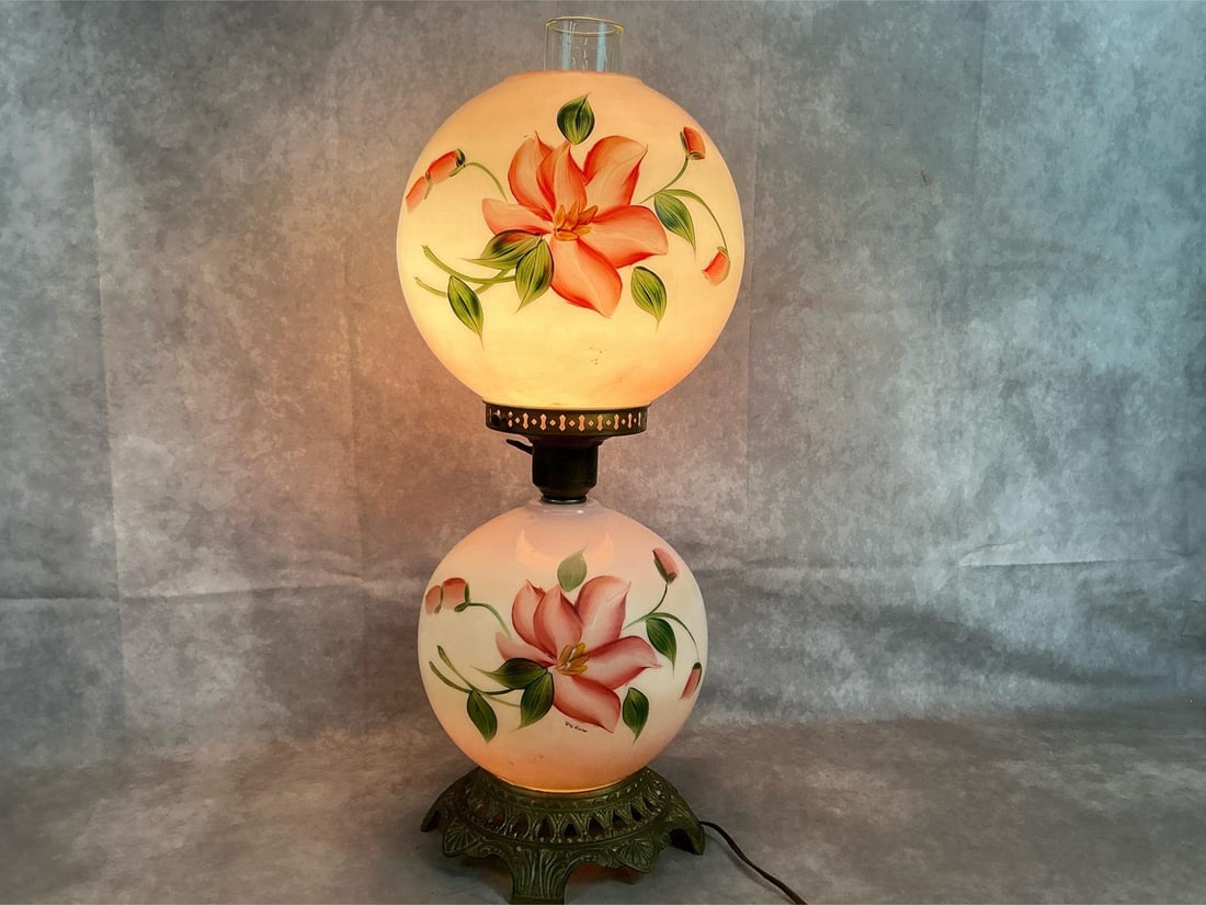 Gone-With-The-Wind Parlor Lamp (1 of 5)