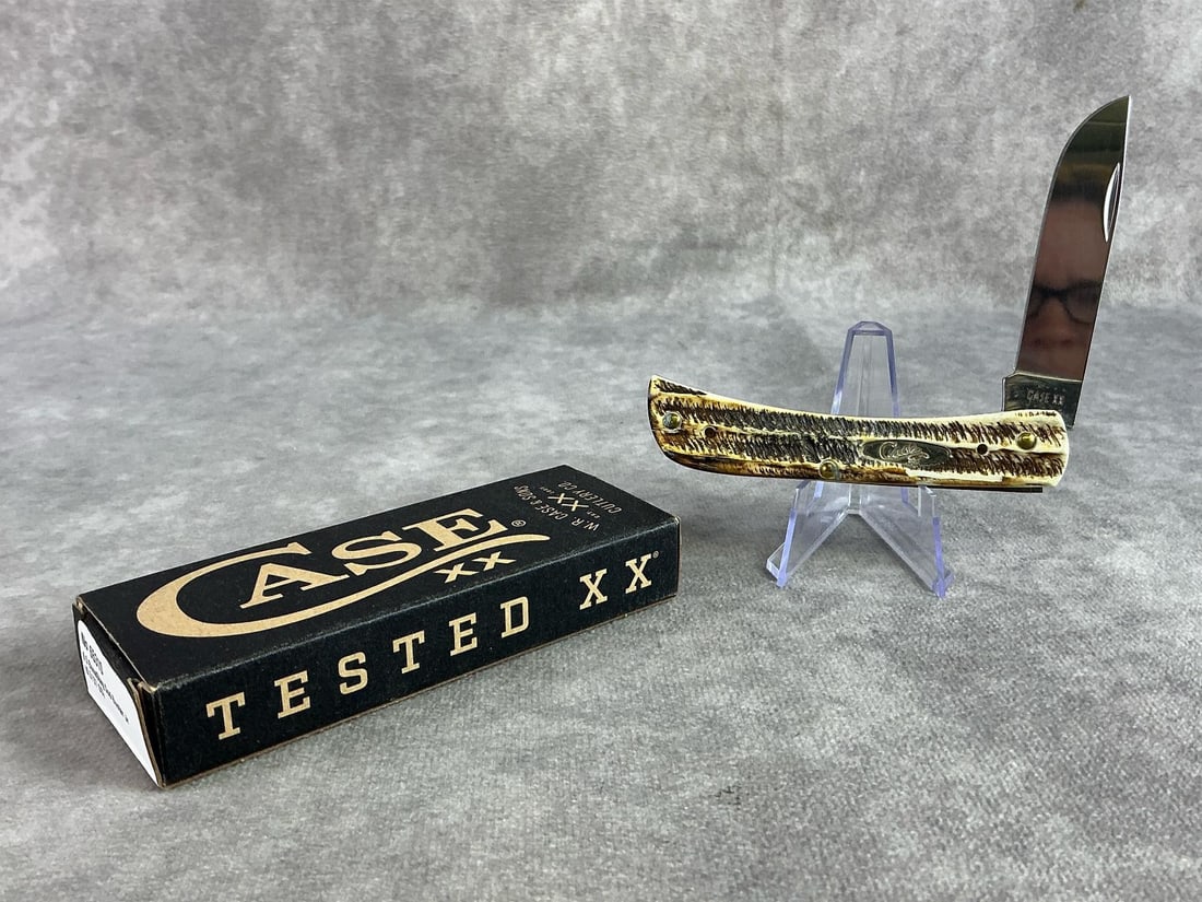 Case XX Knife: Case XX Bonestag knife. Sod Buster Jr, patterned 6.5137ss, with tight snap and original box. Box measures 4.5 wide x 1.75 inches tall.
