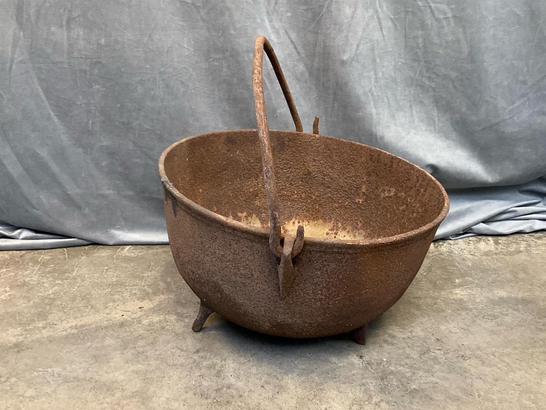 Cast Iron Cauldron - 4