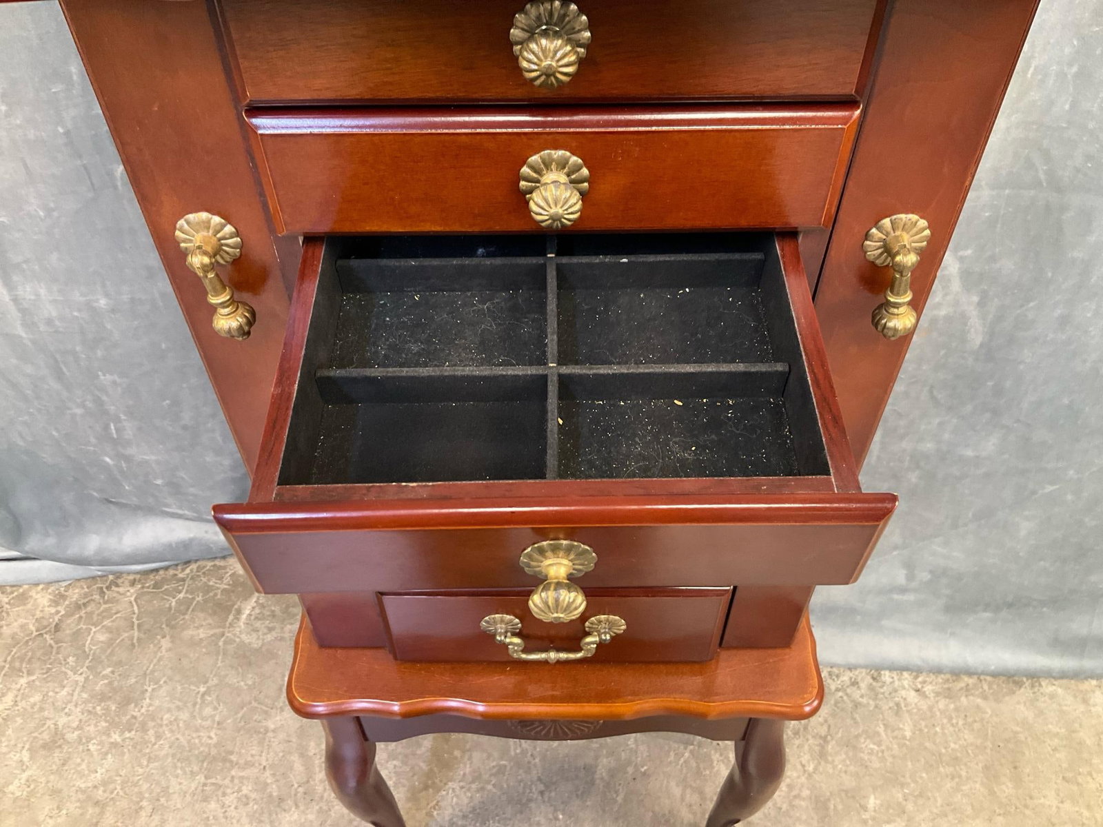 Jewelry Chest - 7