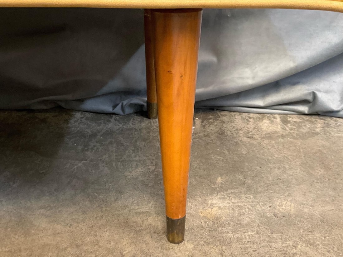 MCM Bench - 4