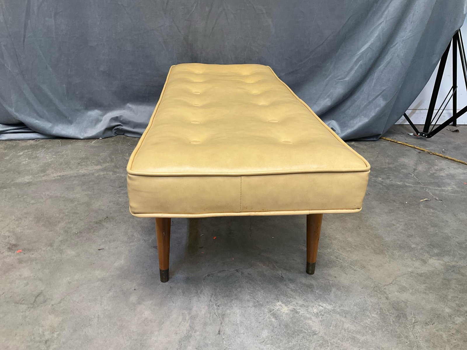 MCM Bench - 8