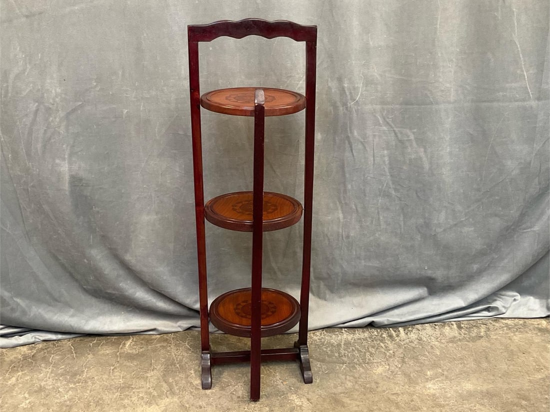 Wooden Pie Stand - 3
