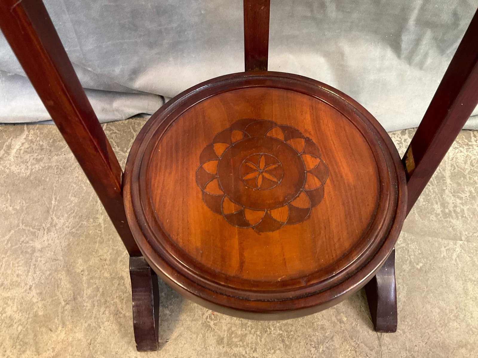 Wooden Pie Stand - 5
