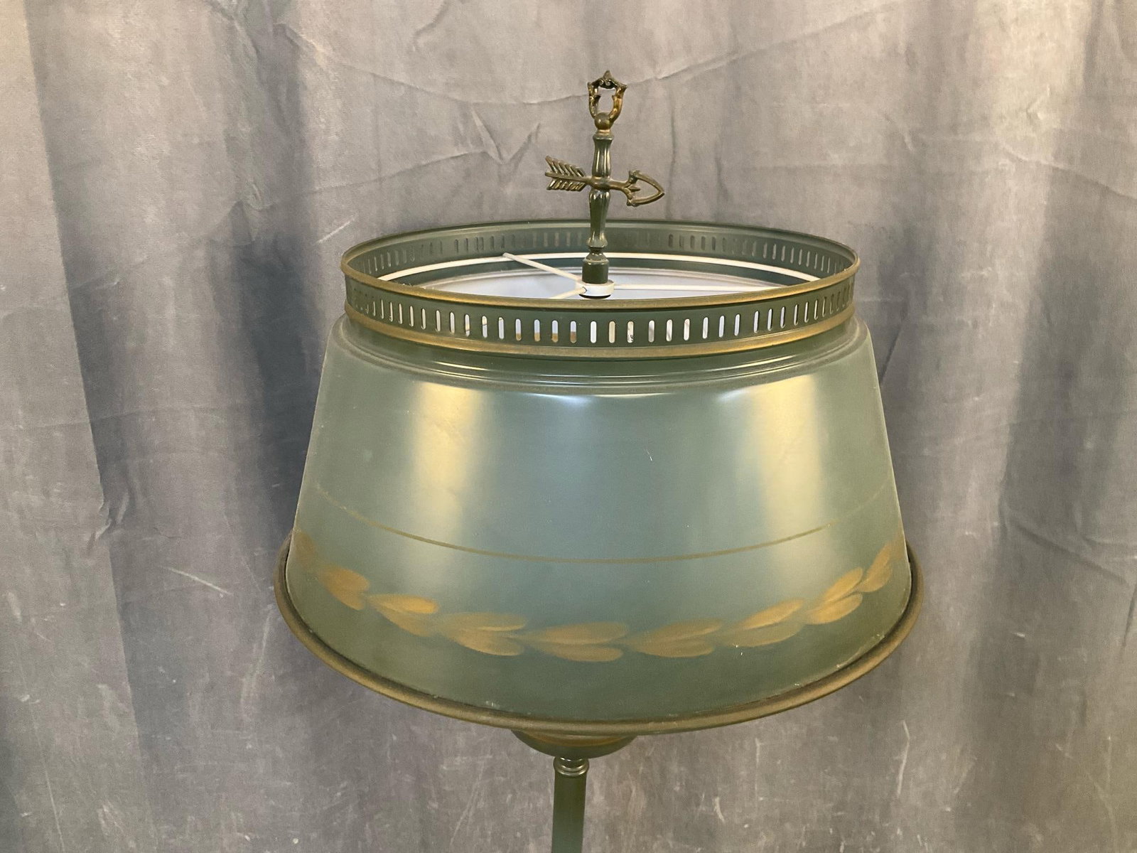 Tole Lamp - 9