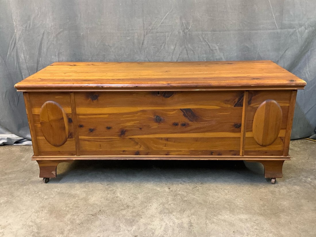 Cedar Chest (1 of 7)