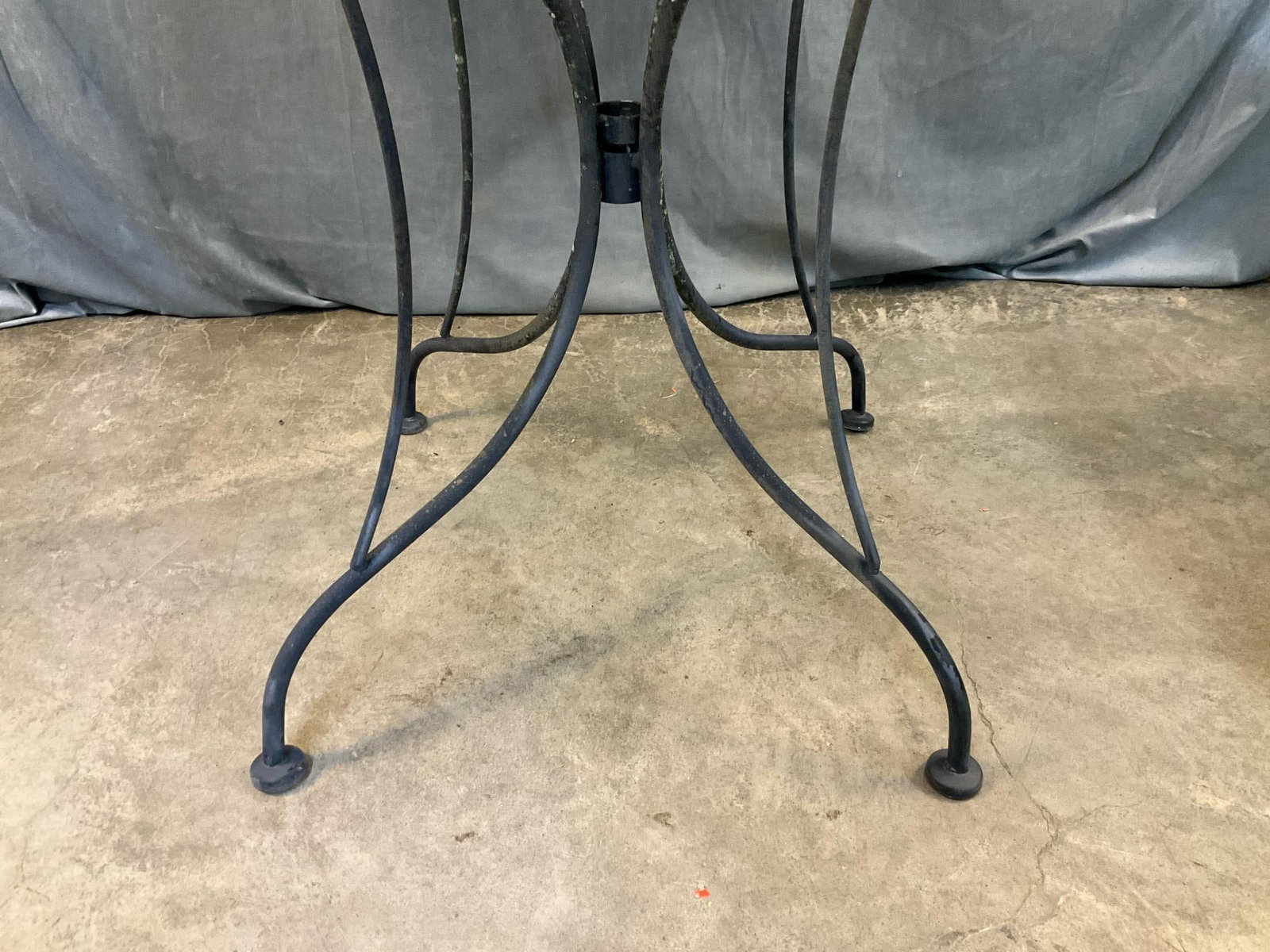 Outdoor Iron Table /Chairs - 11