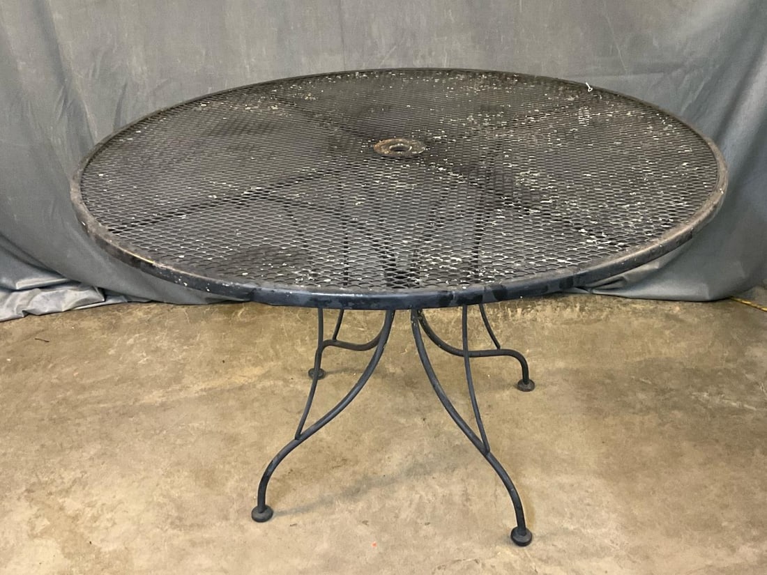 Outdoor Iron Table /Chairs - 8