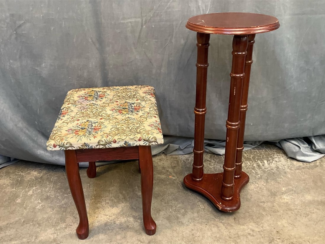 Pedestal/Stool - 3