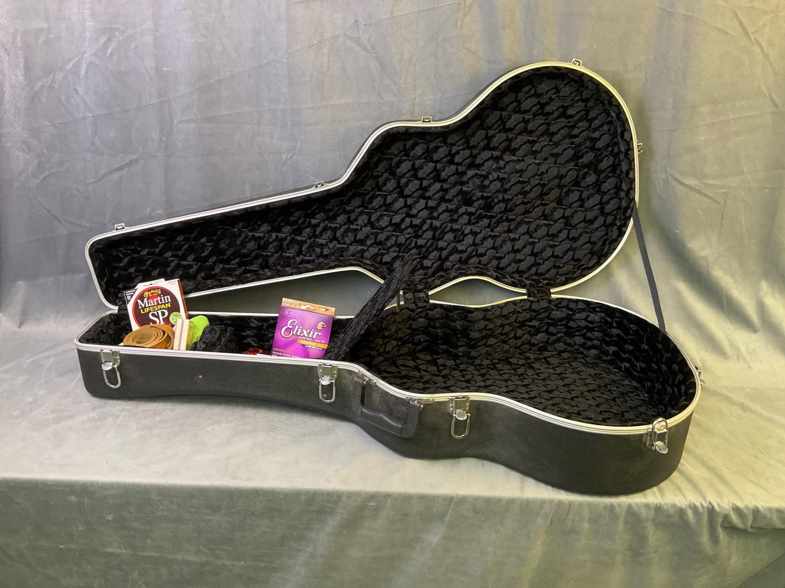 Alvarez Acoustic Guitar - 13