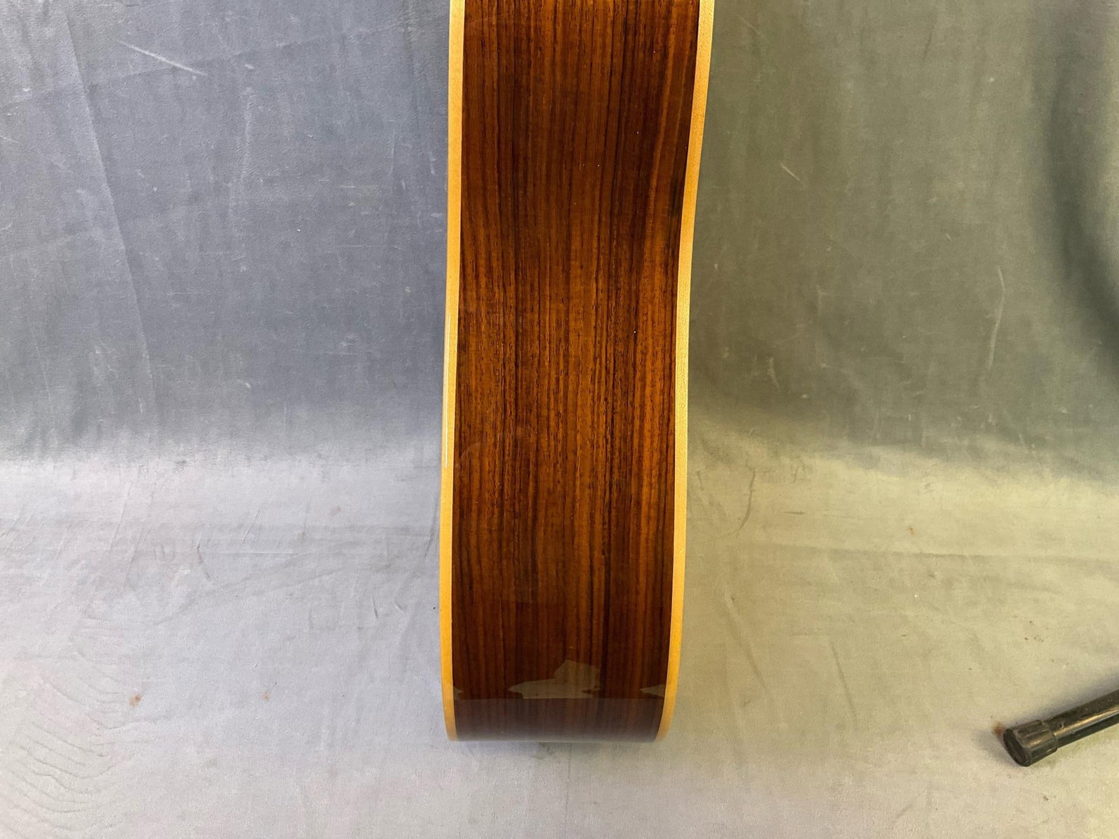 Alvarez Acoustic Guitar - 8