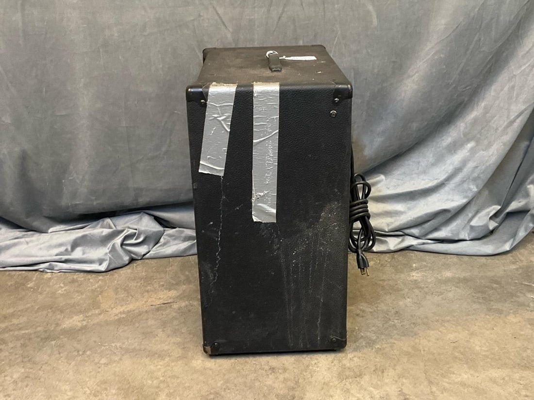 Fender Bass Amp - 4