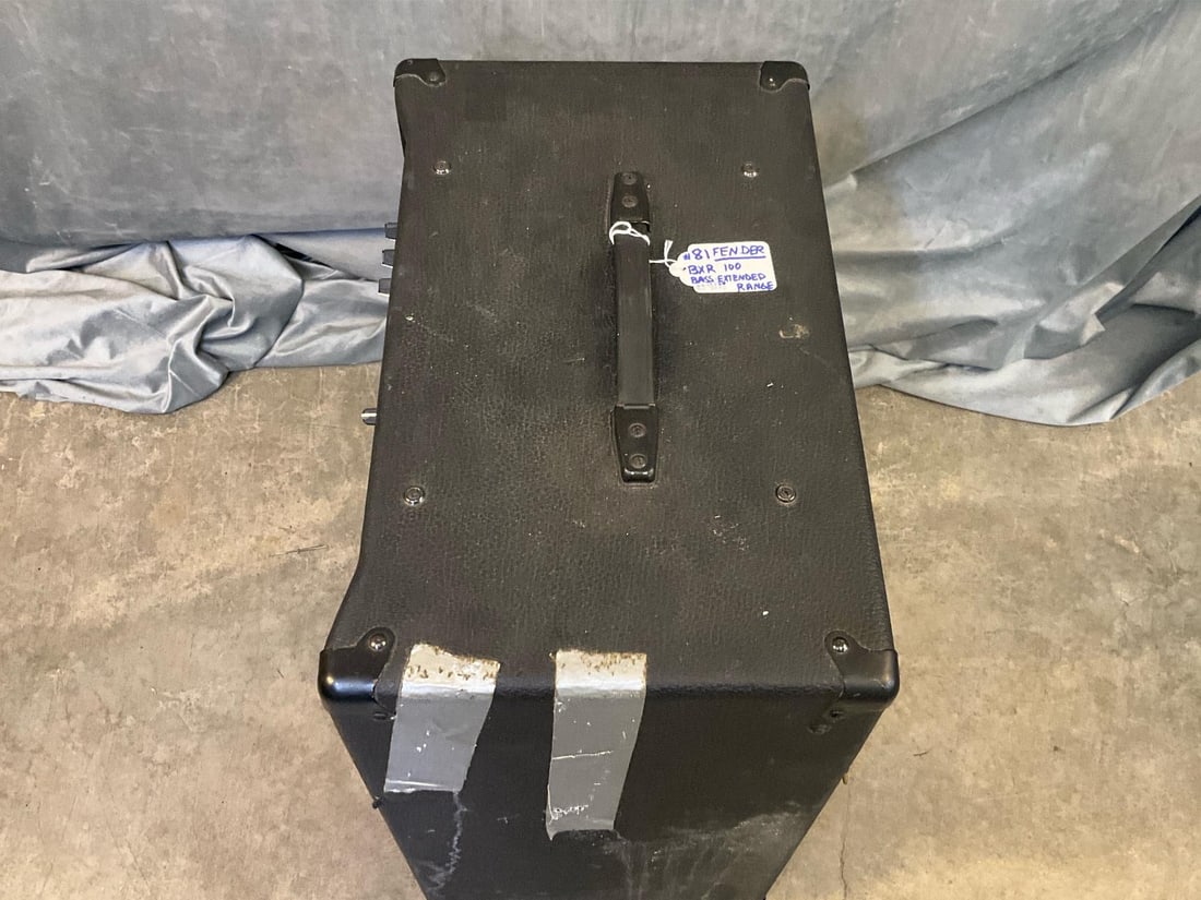 Fender Bass Amp - 8
