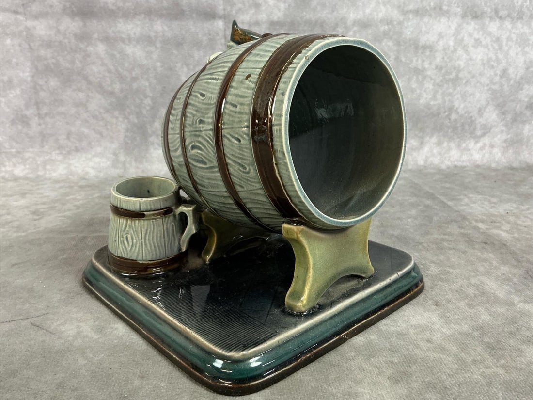 Pipe Rests & Ashtrays - 10