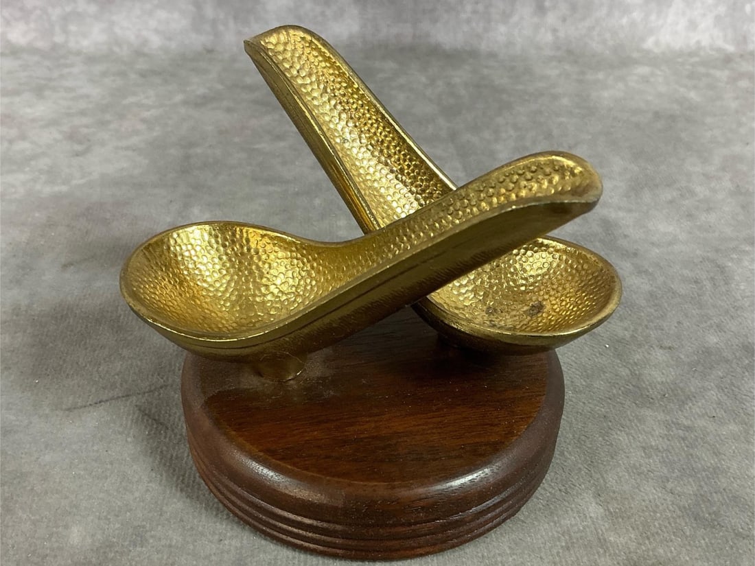 Pipe Rests & Ashtrays - 6