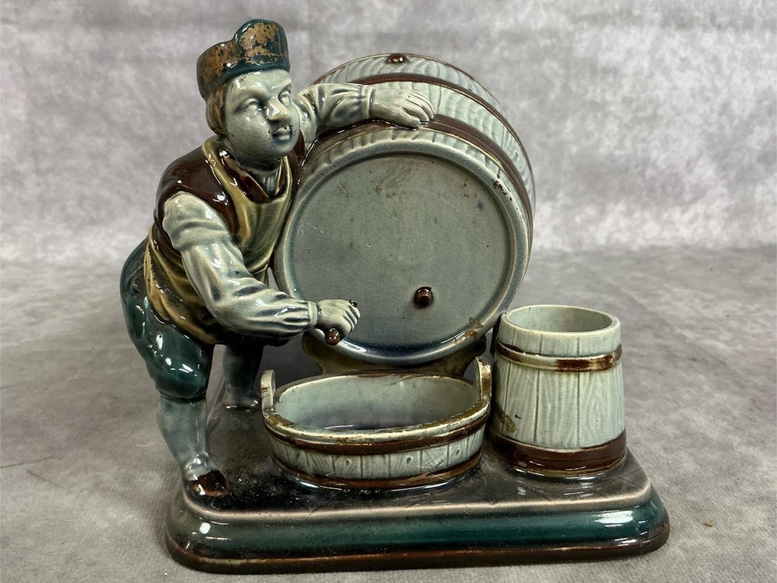 Pipe Rests & Ashtrays - 9