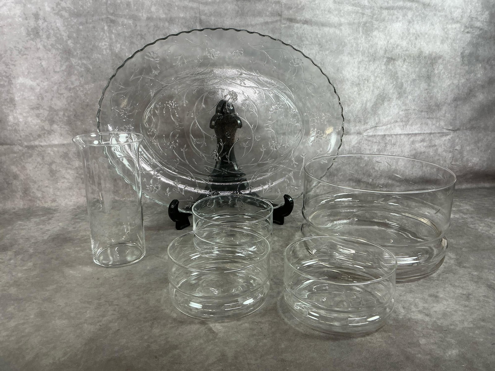 Etched Platter, Vase, & Salad Bowl: Six Princess House Crystal glass pieces. Fantasia etched glass platter with floral design. Heritage pattern salad bowl with three matching individual bowls, and cylinder vase. All in good condition.
