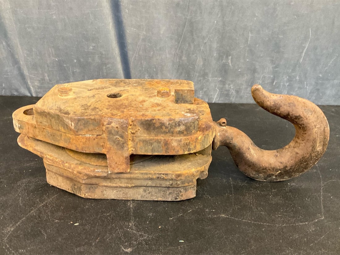 Cast Iron Pulley (1 of 6)