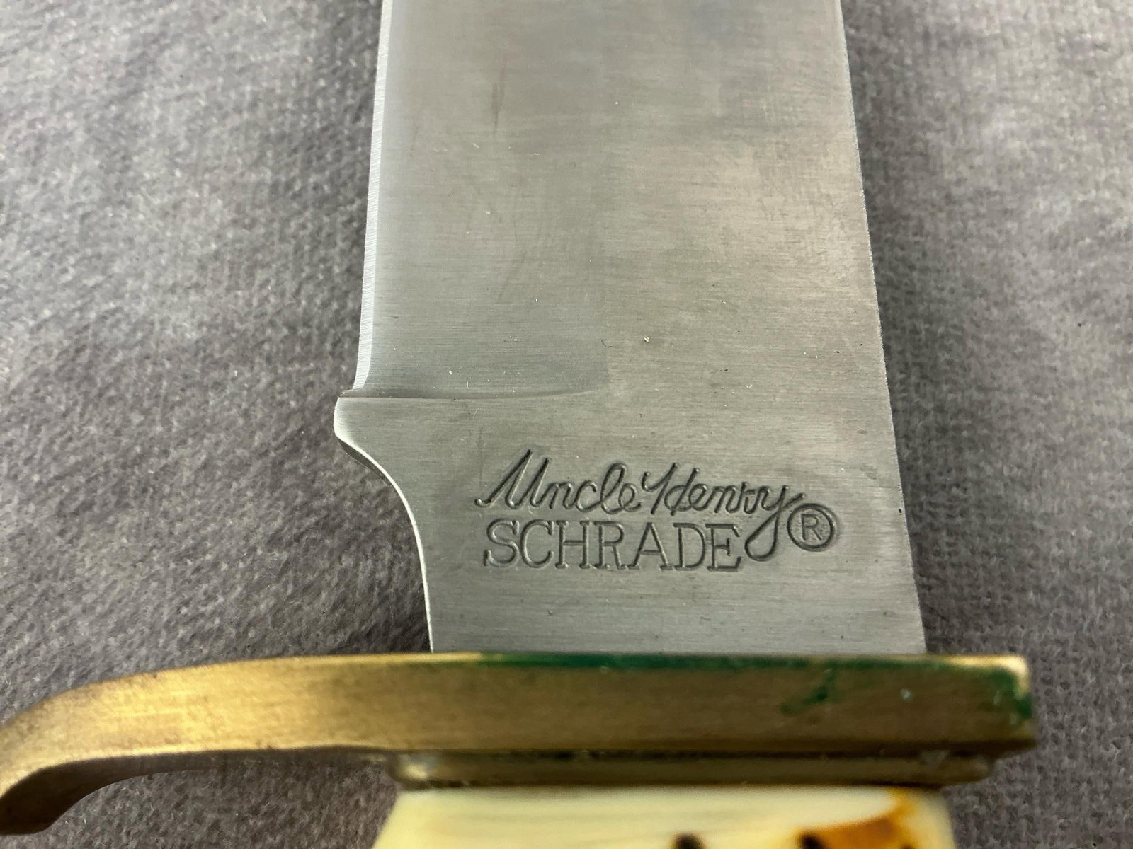 Schrade Fixed Blade Knives - 12
