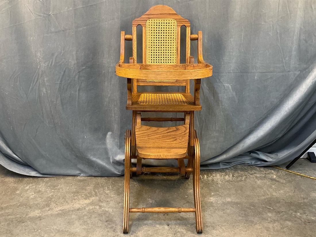 Child's Highchair (1 of 7)