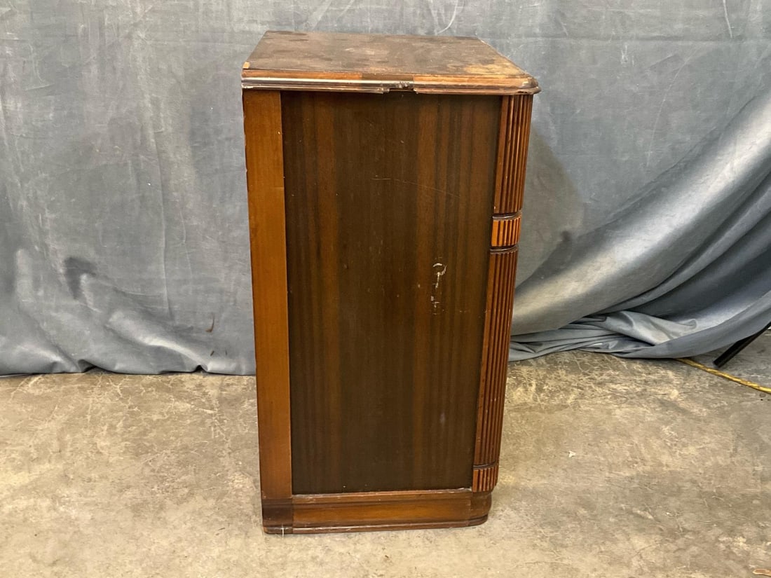 Art Deco Stand - 2