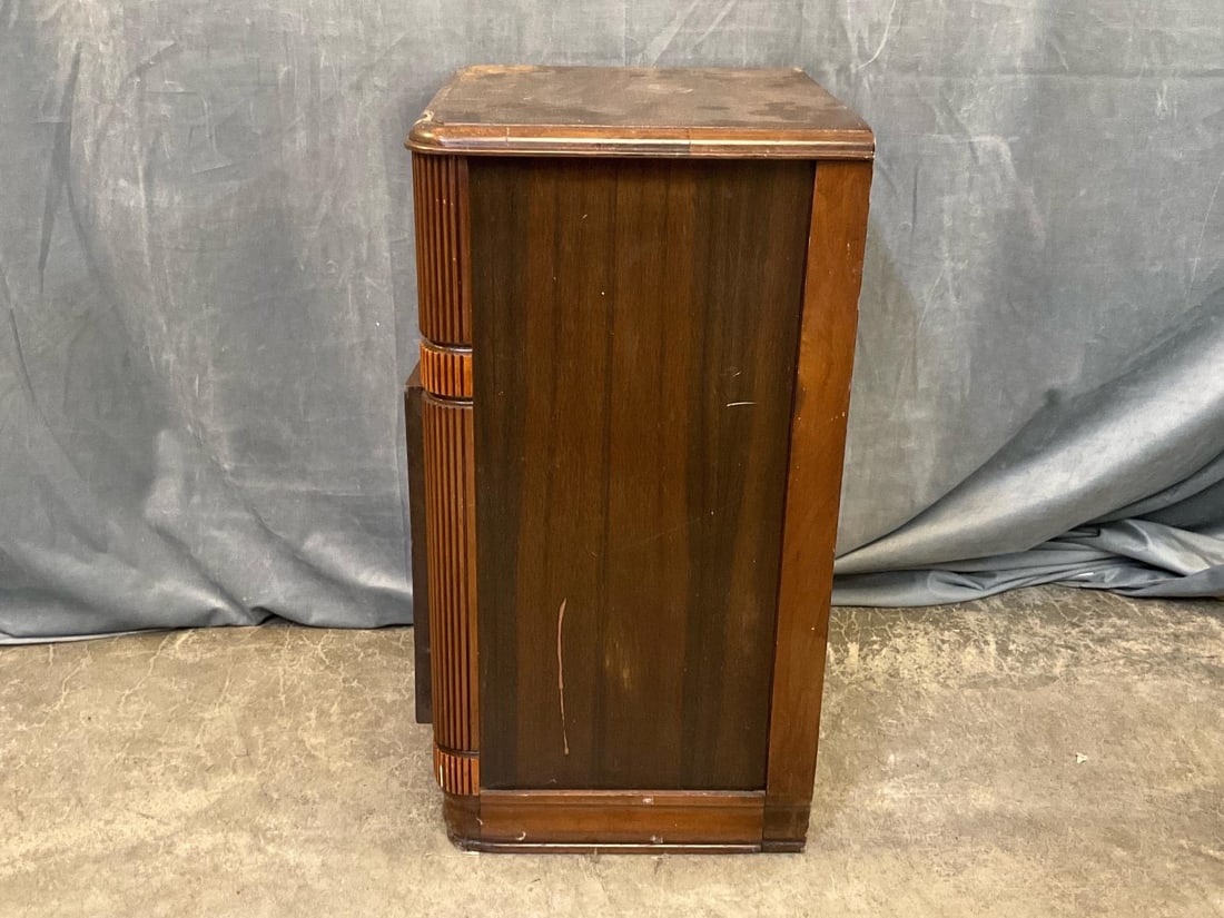 Art Deco Stand - 4