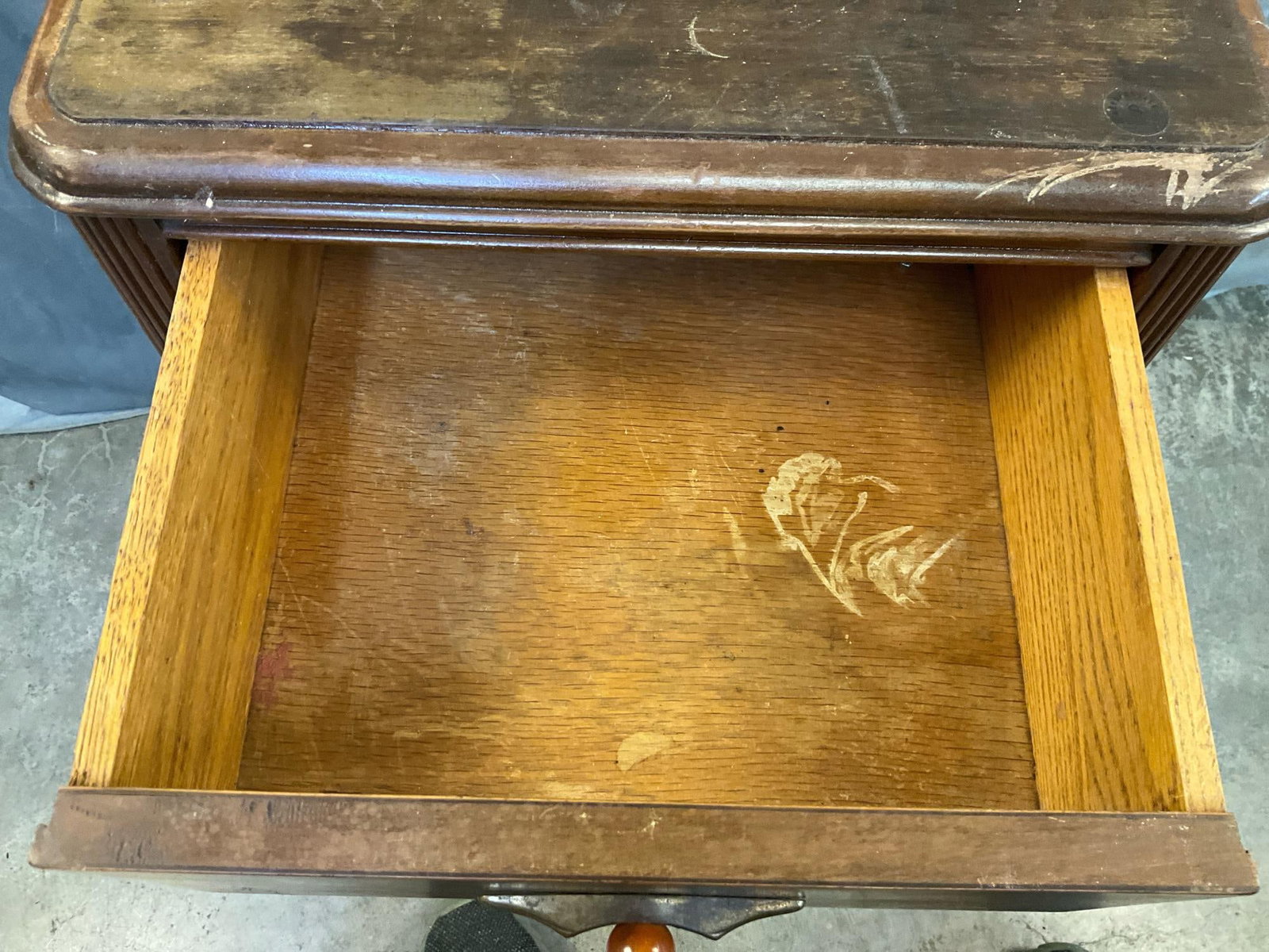 Art Deco Stand - 5