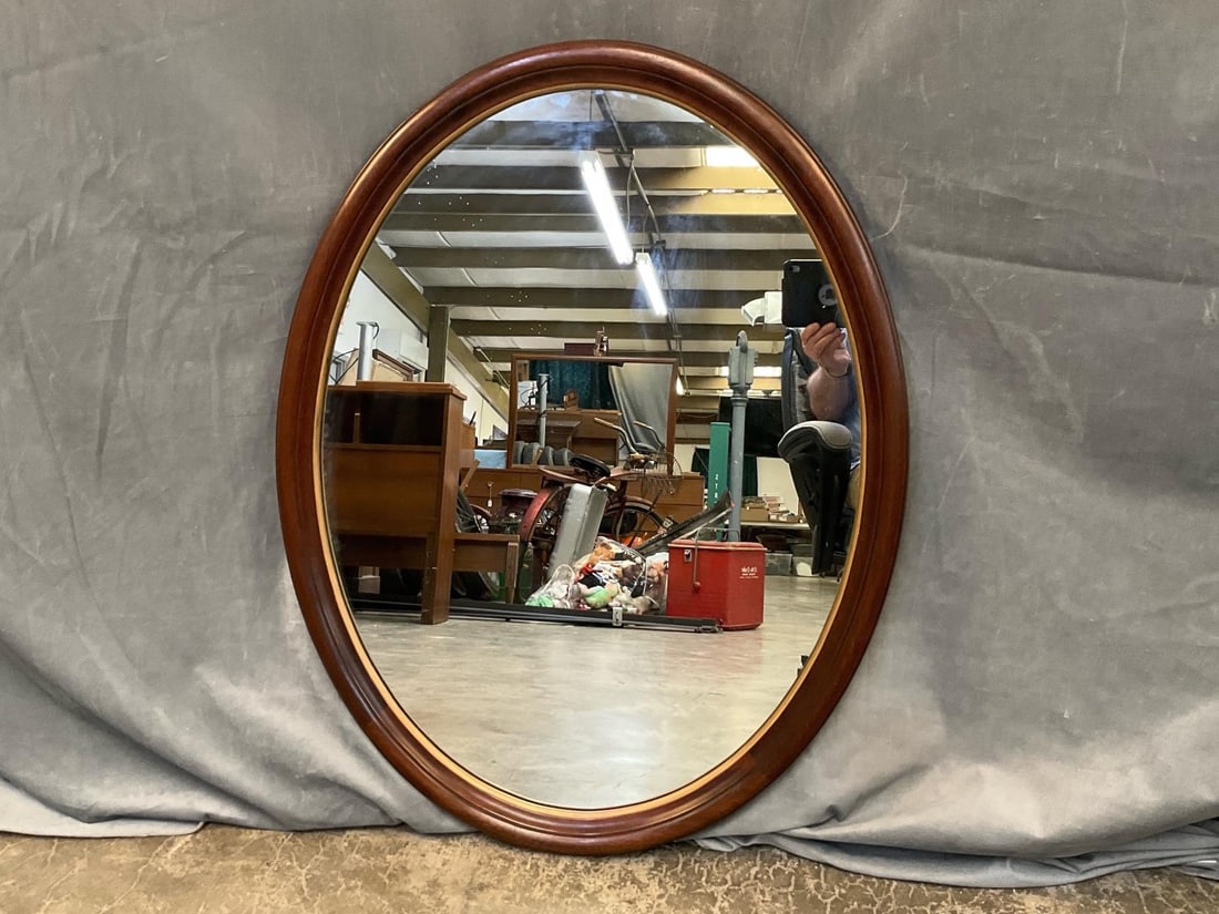 Henkel-Harris Mirror: Circa 1960's Henkel-Harris Galleries Mahogany Oval Mirror. Good condition. Measures 27.5 inches wide x 1.5 x 36 inches tall.
