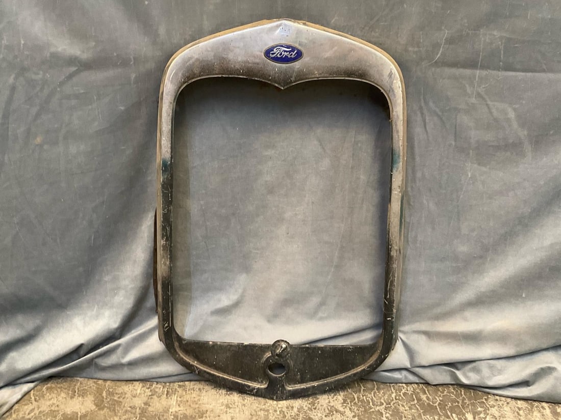 Ford Radiator Grill (1 of 8)
