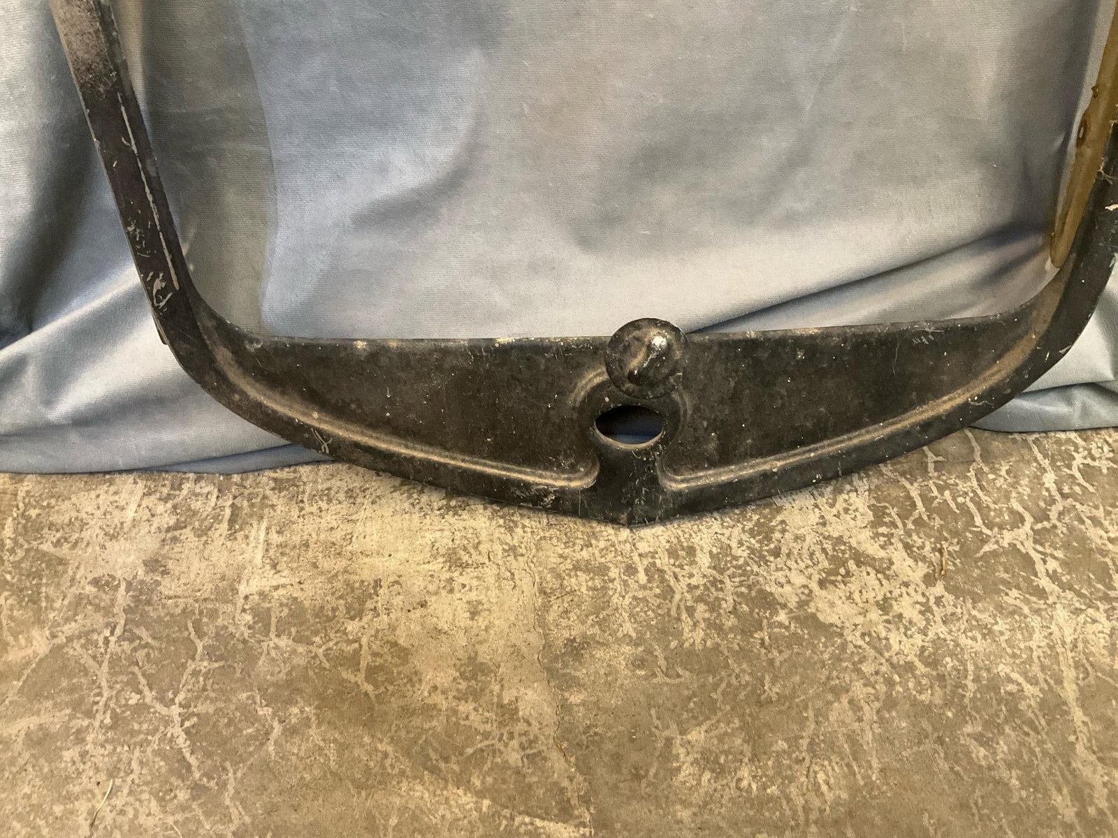 Ford Radiator Grill - 4