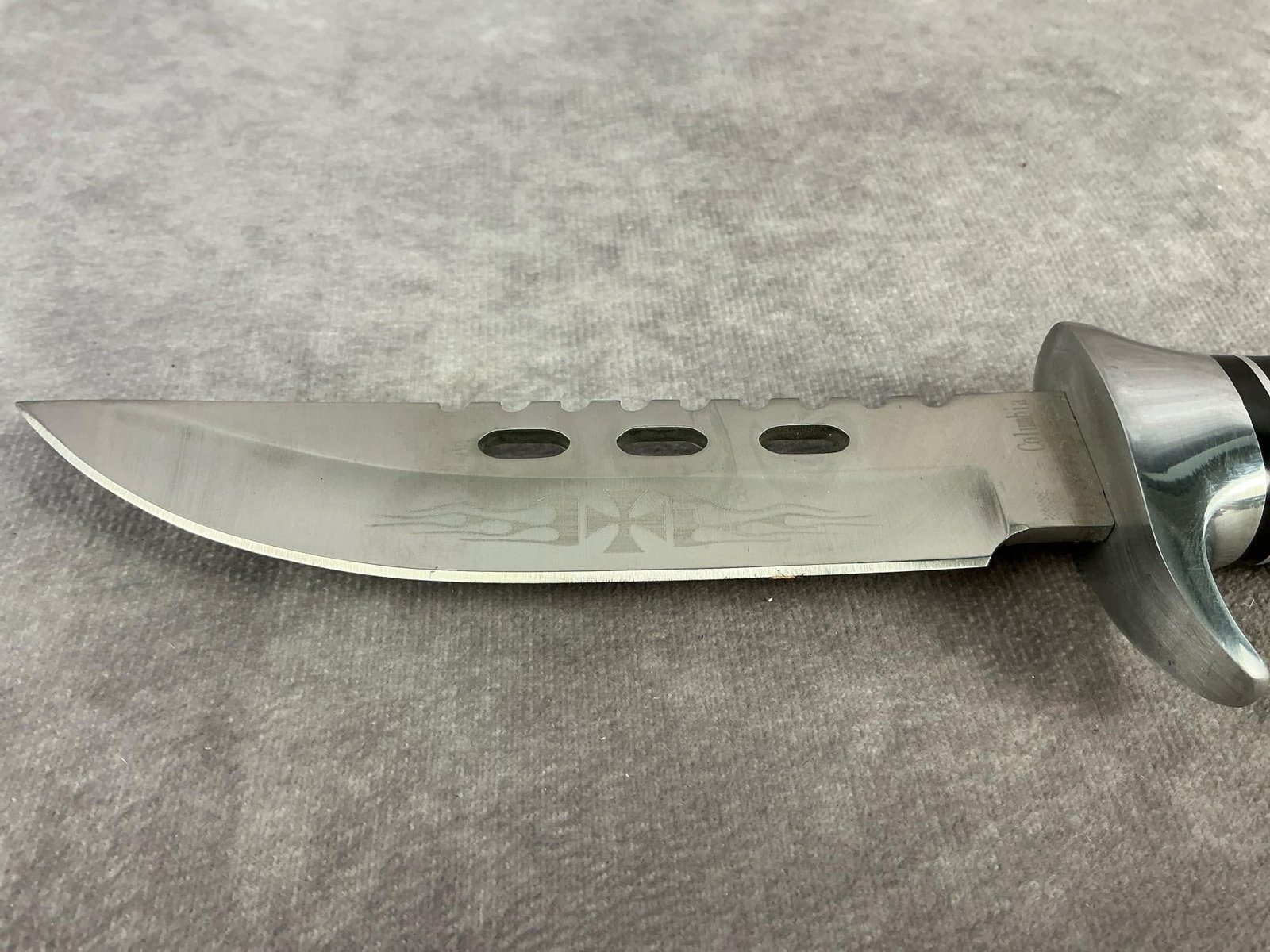 Fixed Blade Knives - 3