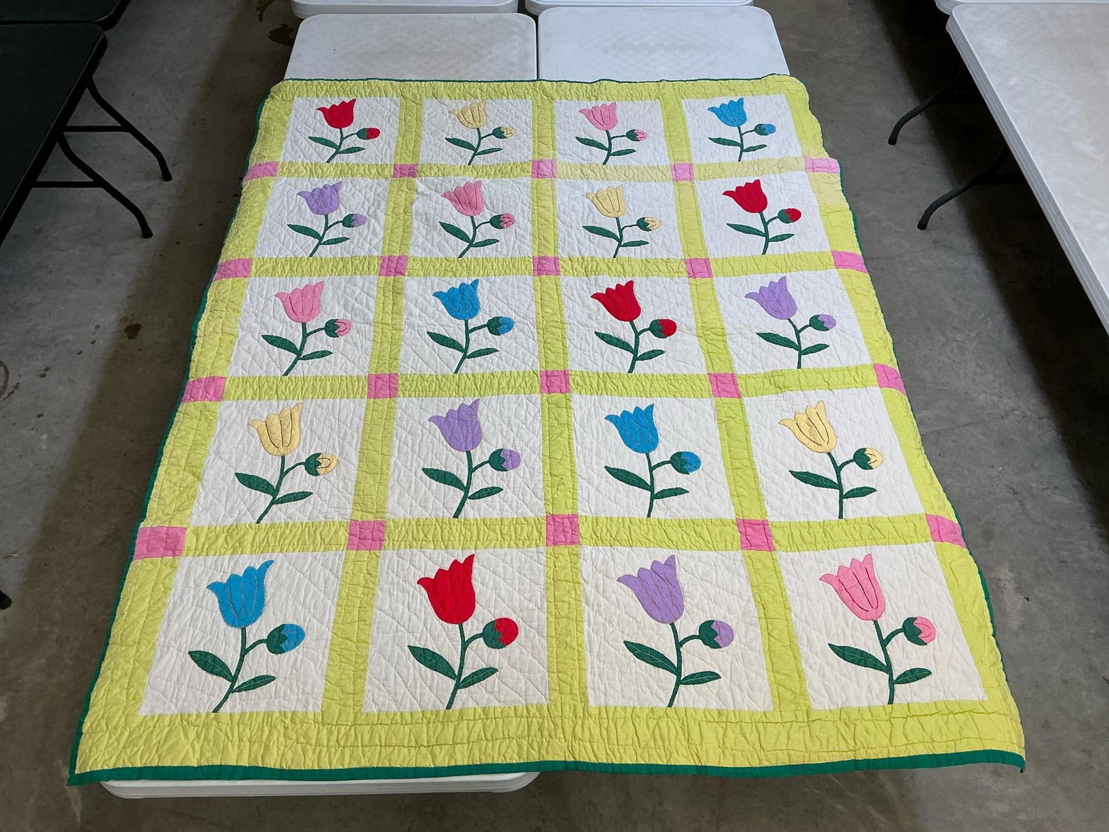 Tulip Quilt (1 of 4)