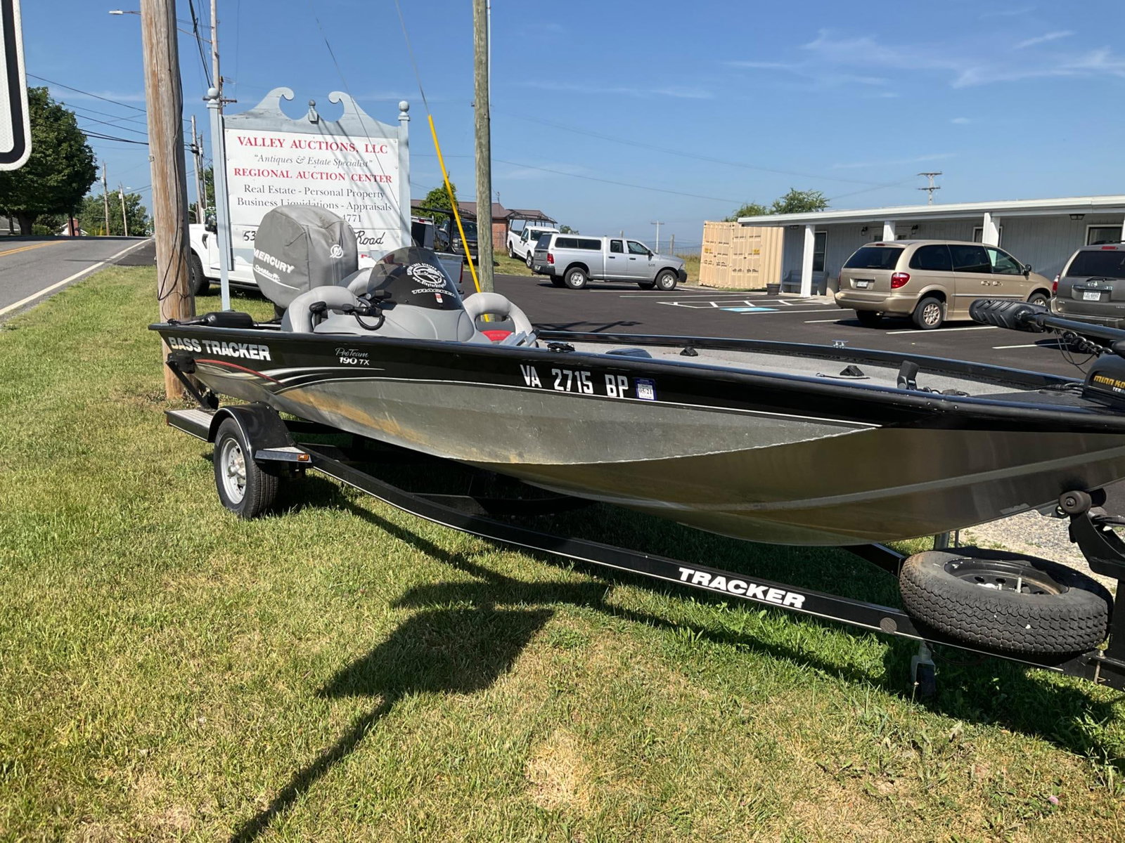 Bass Tracker Boat - 13