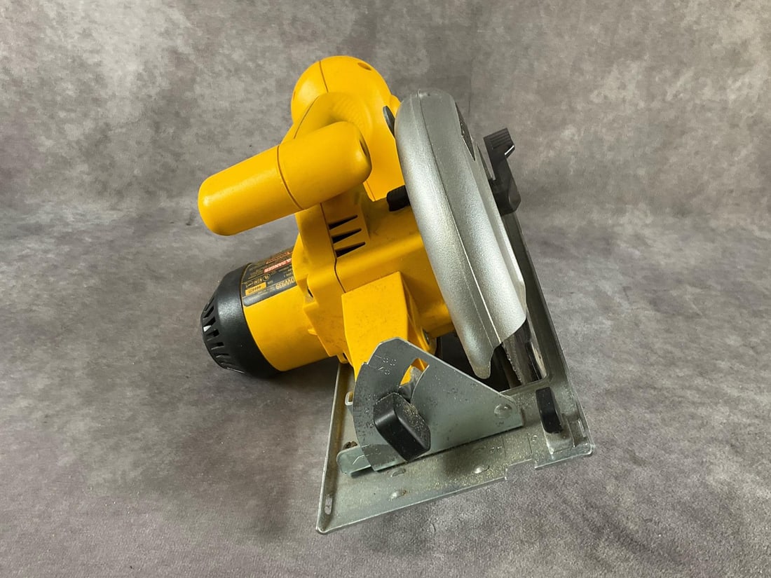 Dewalt Circular Saw. - 4