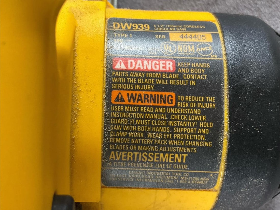 Dewalt Circular Saw. - 5