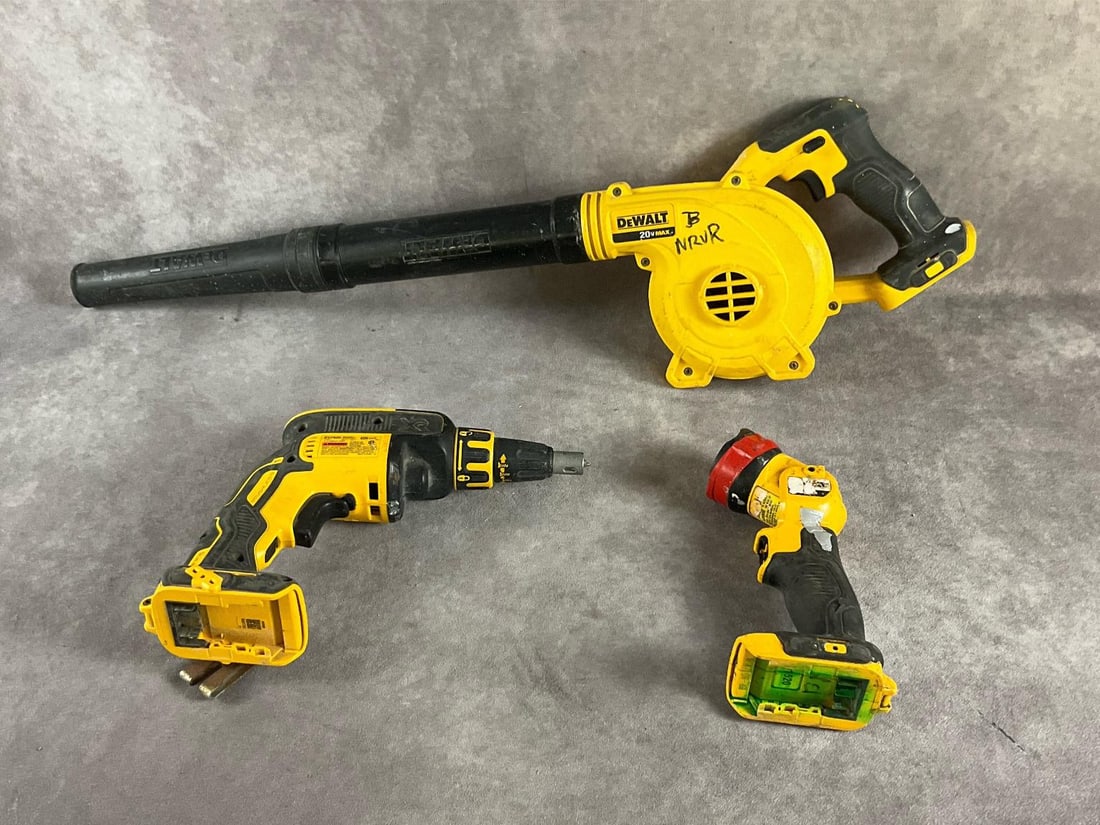 Dewalt Drywall Set: Three piece 20v set includes, DCF620 Screw gun, DCL40 work light and DCE100 handheld blower. Screw gun and blower power up, light does not, otherwise in good condition. Tools only. Largest item