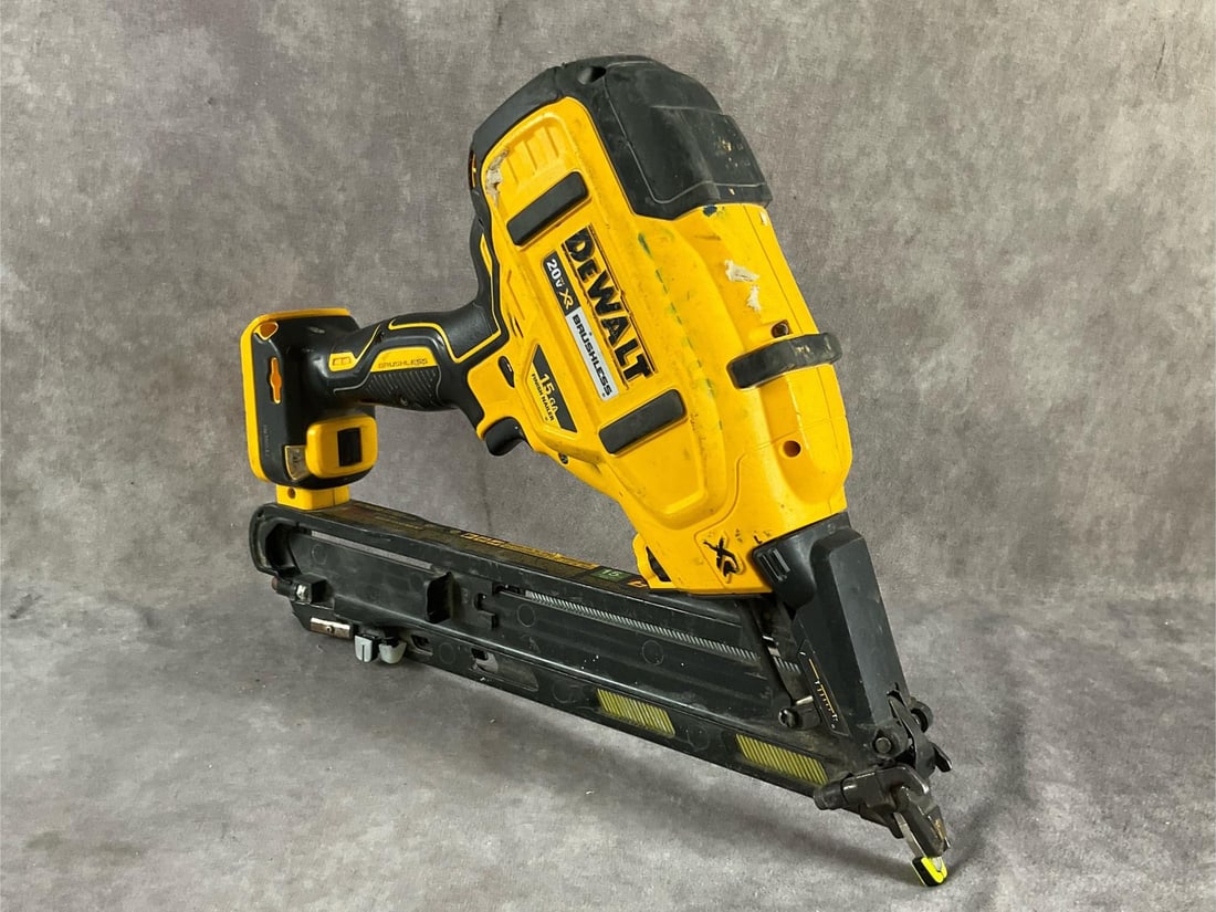 Dewalt Finish Nailer - 3