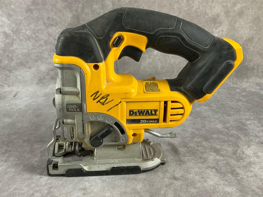 Dewalt Saw Set - 11