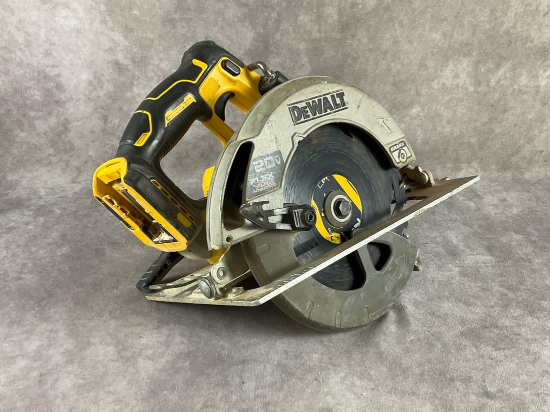 Dewalt Saw Set - 4