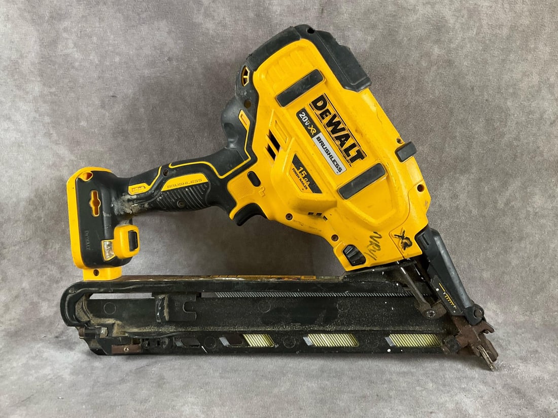 Dewalt Finish Nailer - 2