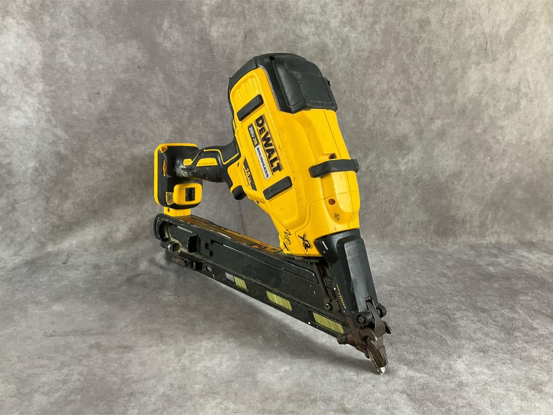 Dewalt Finish Nailer - 3