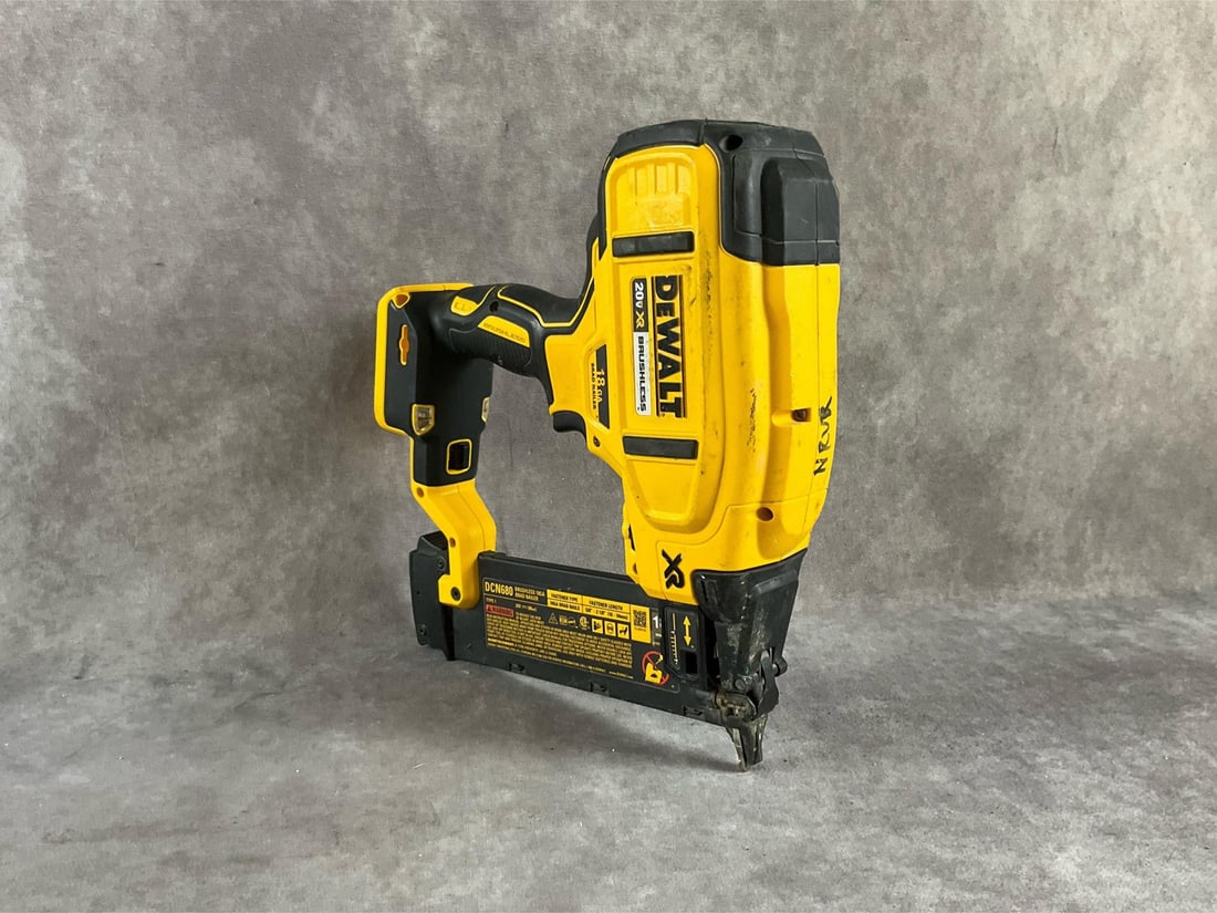 Dewalt Brad Nailer - 3