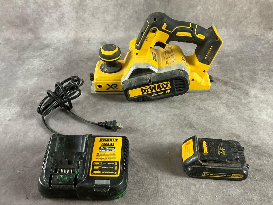 Dewalt Planer (1 of 7)