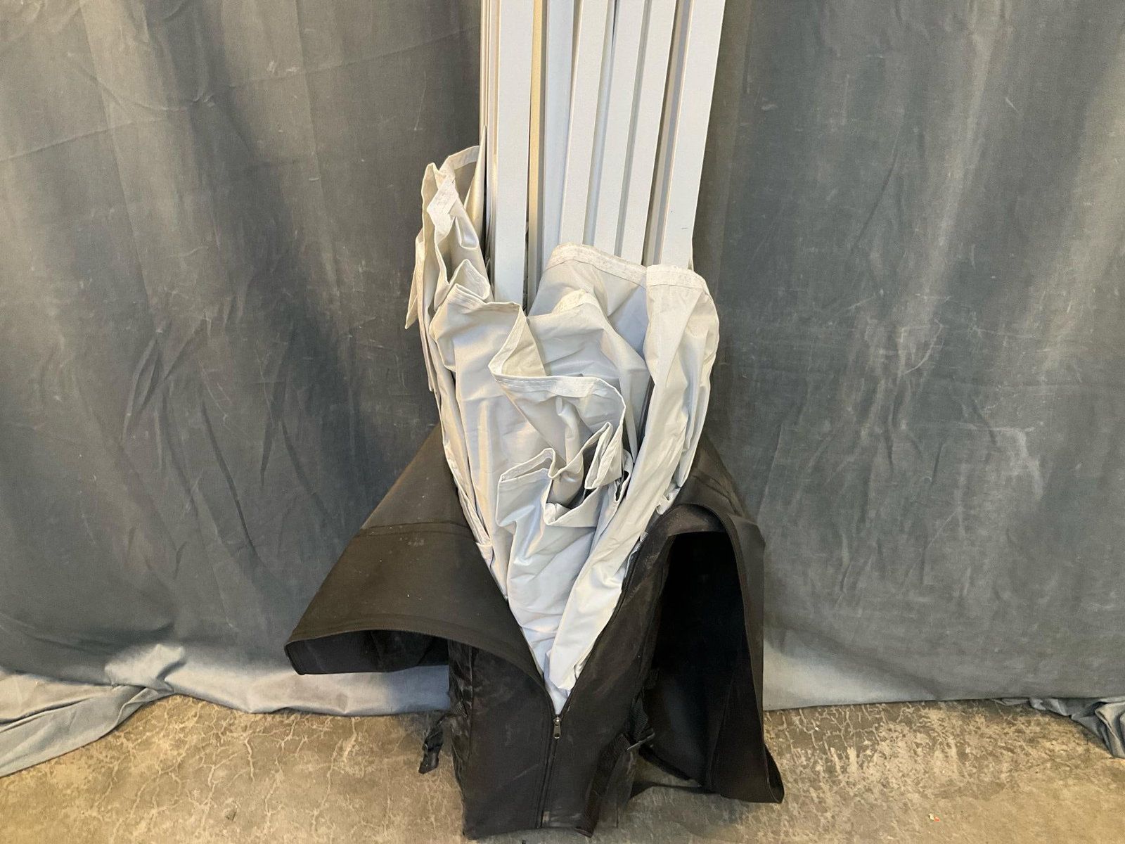 Pop Up Tent - 8