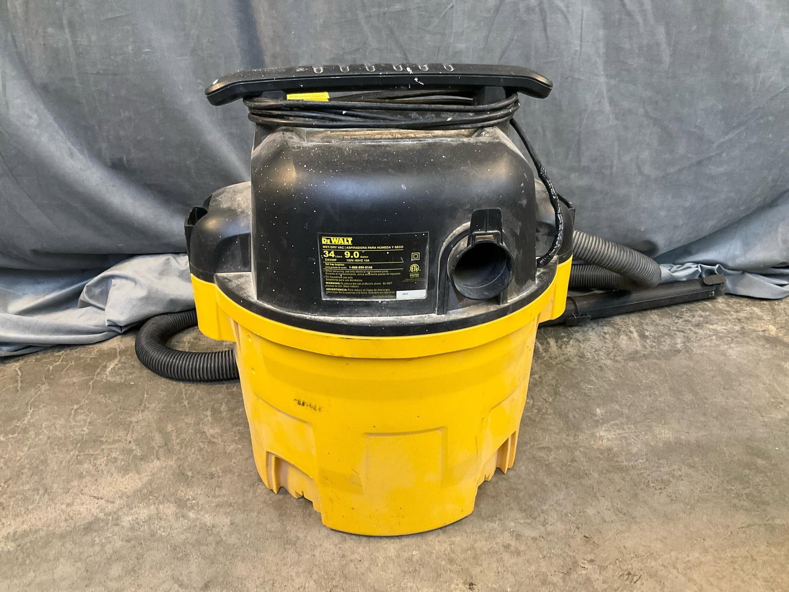DeWalt Wet/Dry Vac - 3