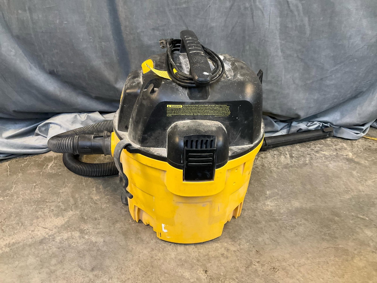 DeWalt Wet/Dry Vac - 4