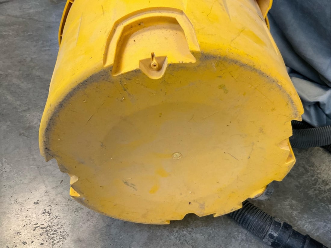 DeWalt Wet/Dry Vac - 6