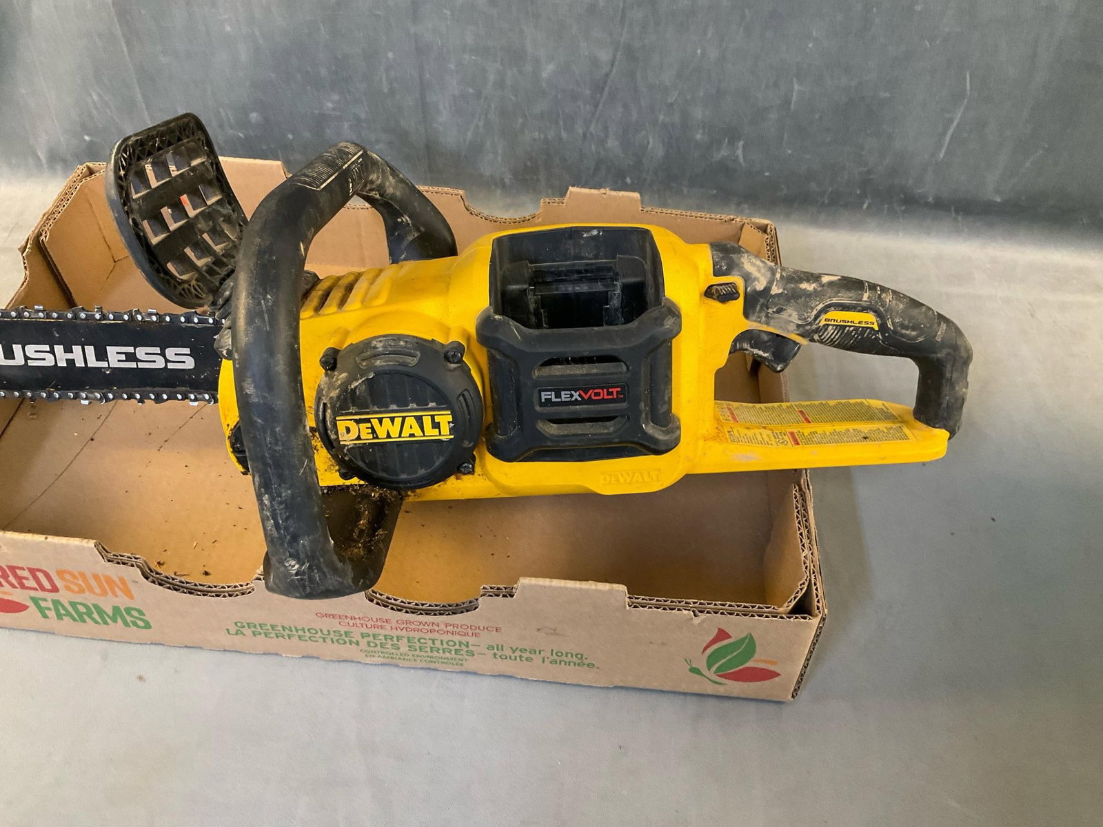 DeWalt FlexVolt Chainsaw - 5