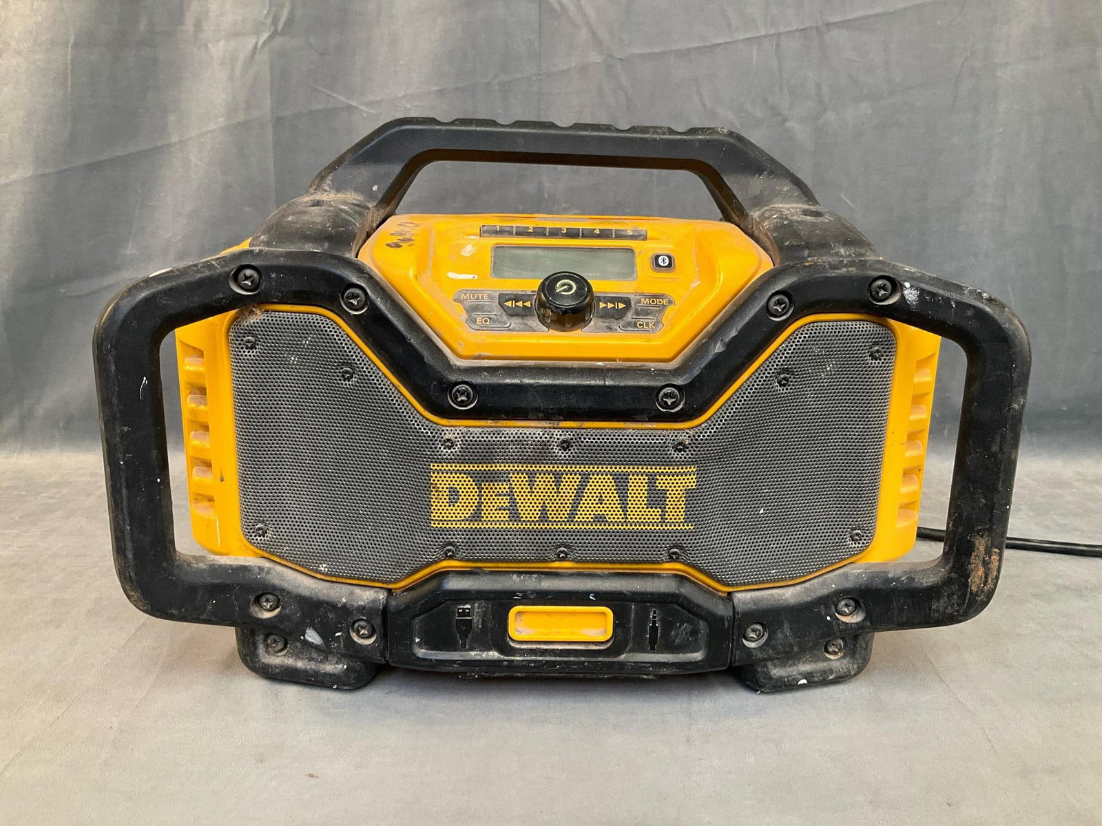 DeWalt Radio: DeWalt DCR025 12-volt or 20-volt max water resistant cordless bluetooth job site radio. Used condition with dents and general job site dirt. Tested and works. Measures 19 inches wide x 11 x 12.5 inche