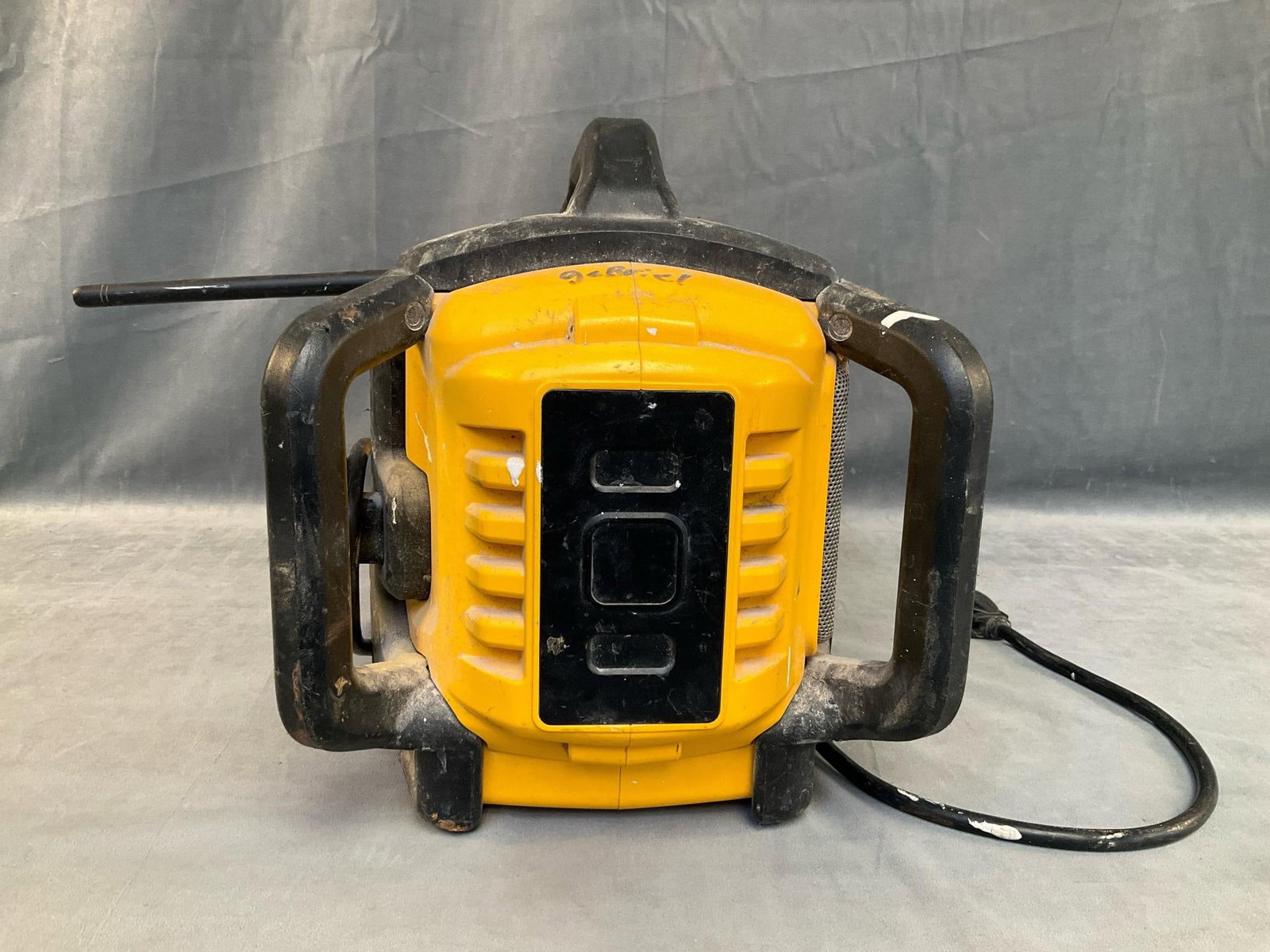 DeWalt Radio - 2